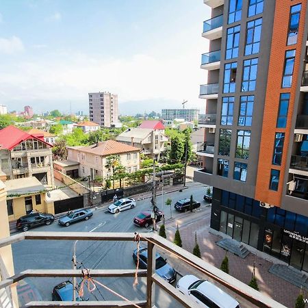 Hotel Batumi Inn Екстериор снимка