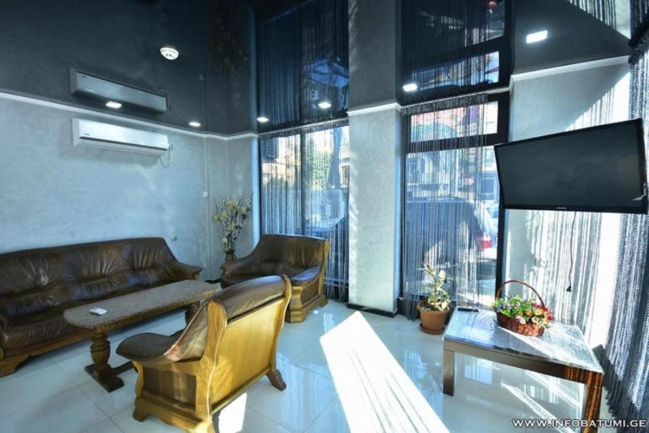 Hotel Batumi Inn Екстериор снимка