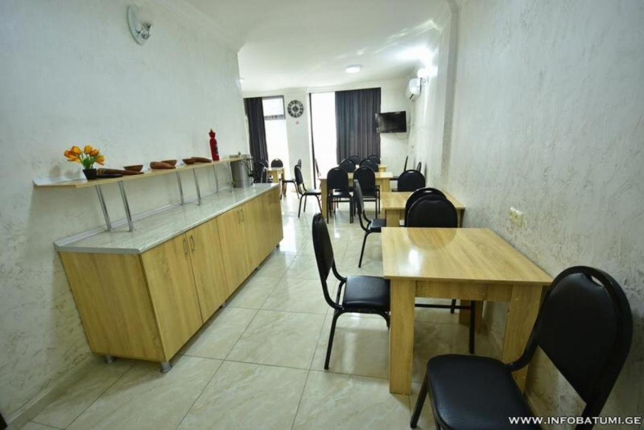 Hotel Batumi Inn Екстериор снимка