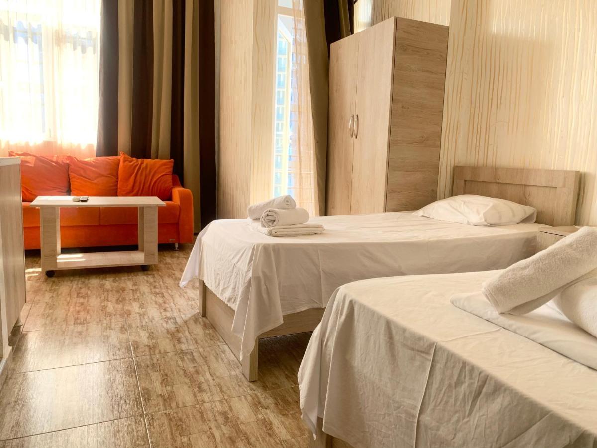 Hotel Batumi Inn Екстериор снимка