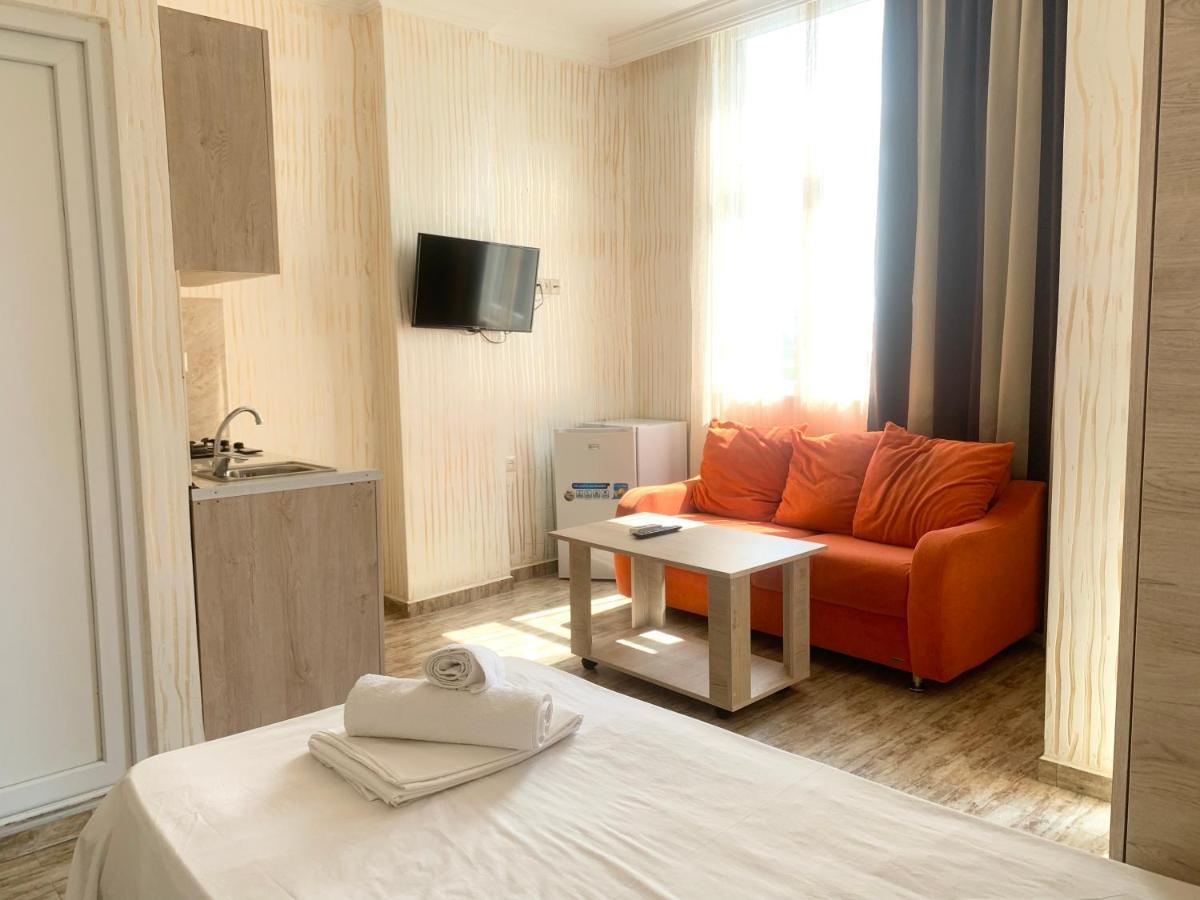 Hotel Batumi Inn Екстериор снимка