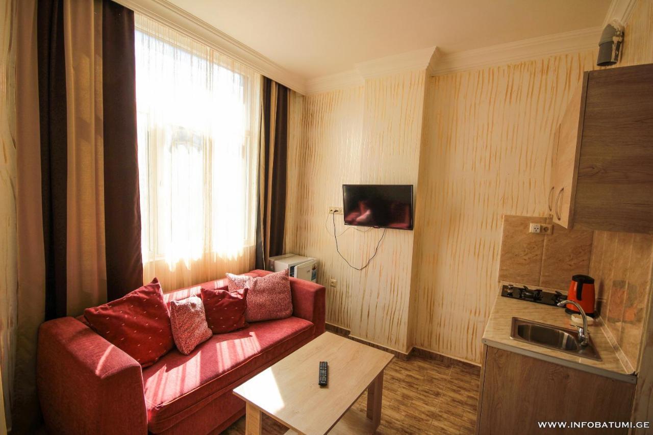 Hotel Batumi Inn Екстериор снимка