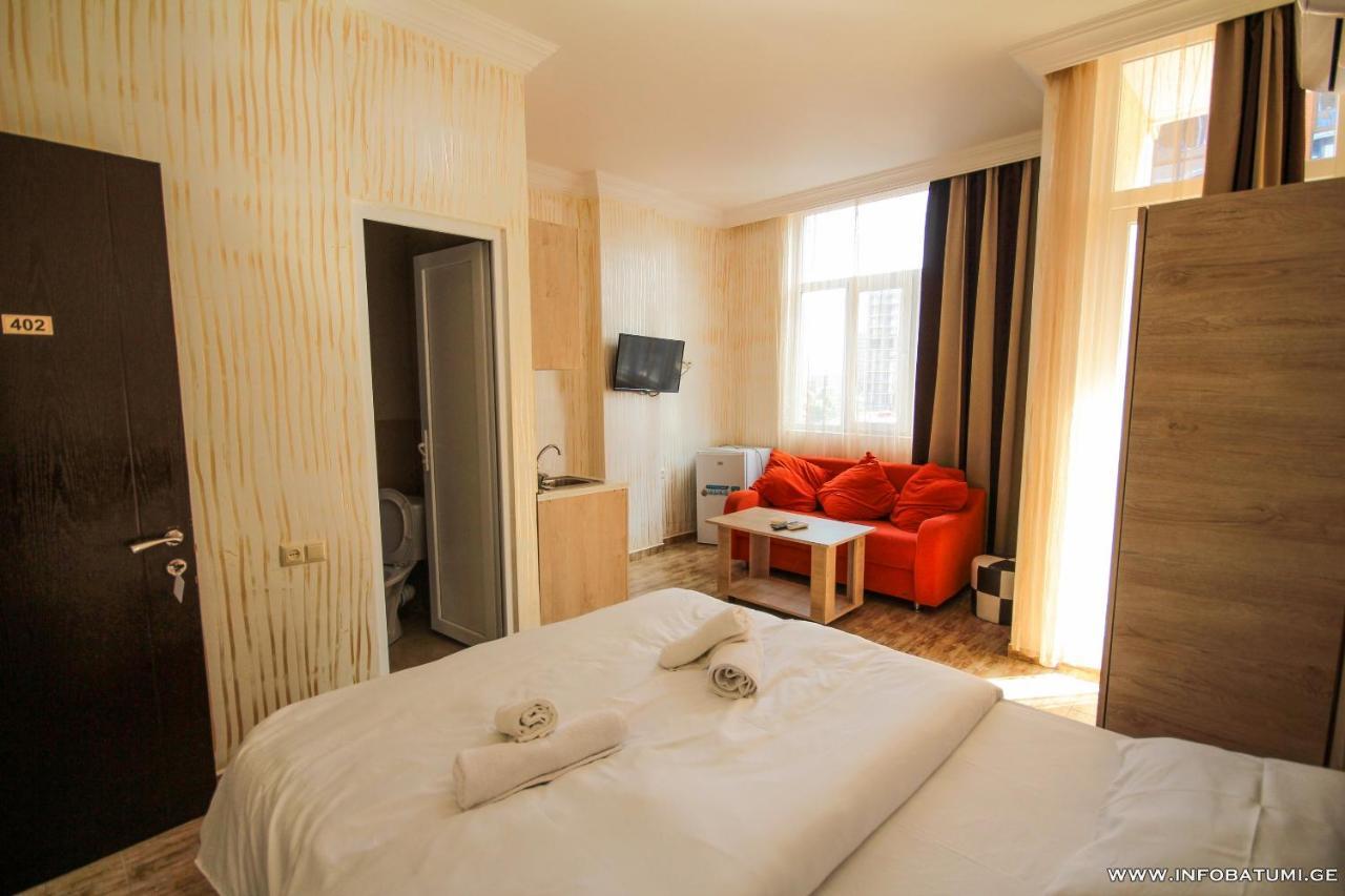 Hotel Batumi Inn Екстериор снимка