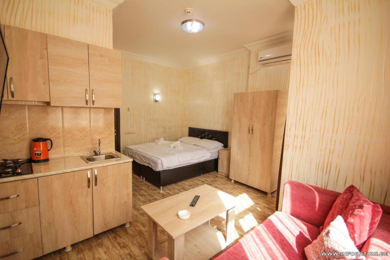 Hotel Batumi Inn Екстериор снимка