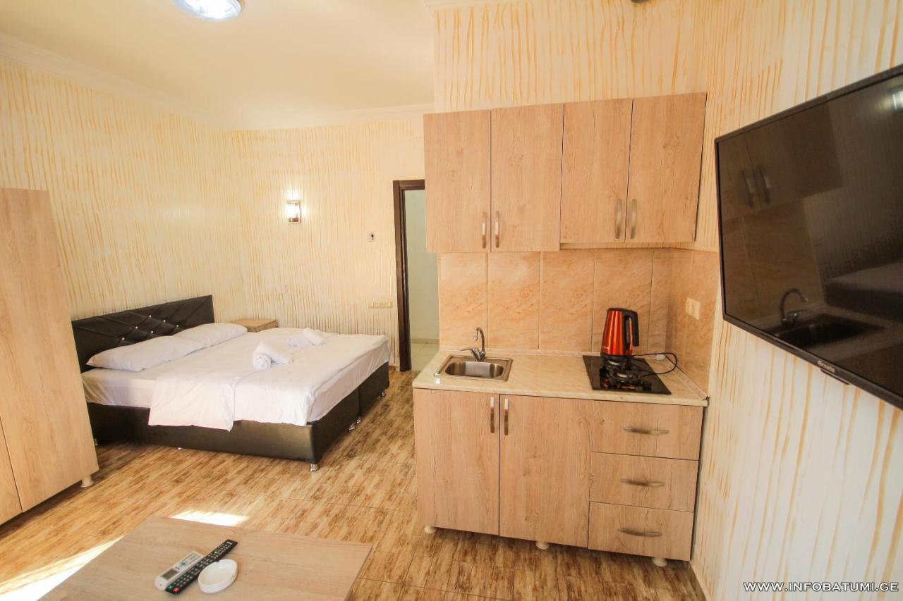 Hotel Batumi Inn Екстериор снимка