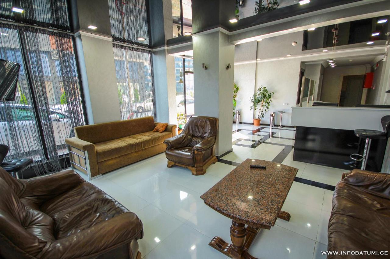 Hotel Batumi Inn Екстериор снимка