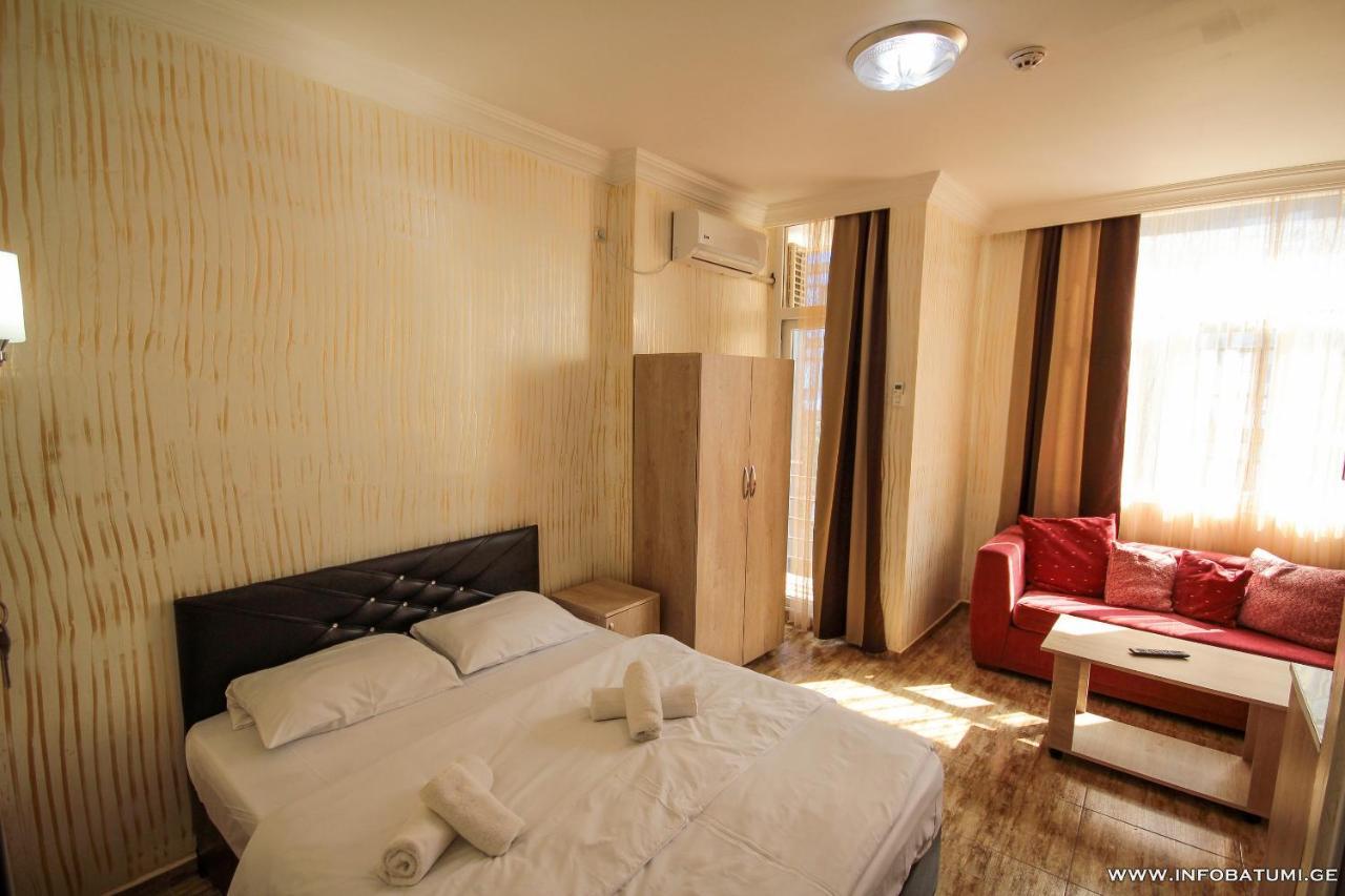 Hotel Batumi Inn Екстериор снимка