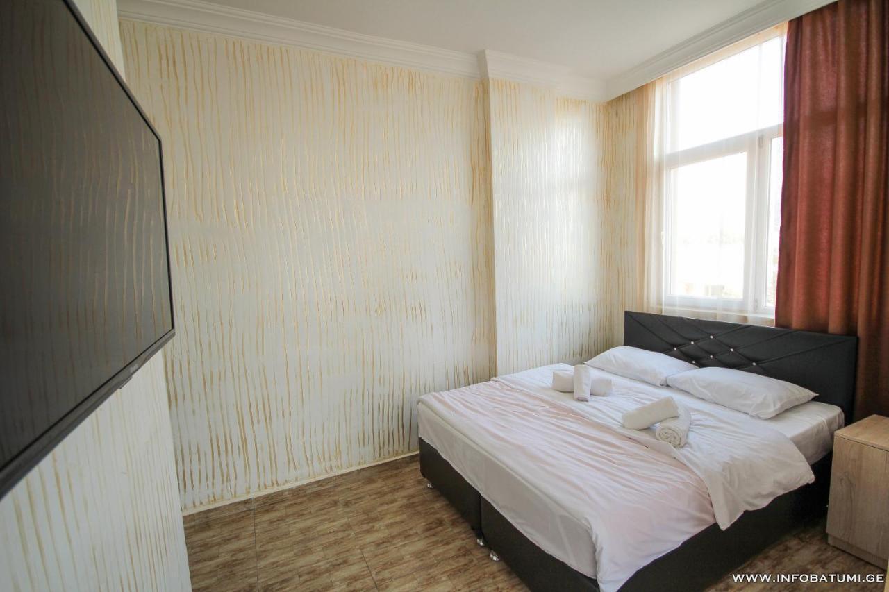 Hotel Batumi Inn Екстериор снимка