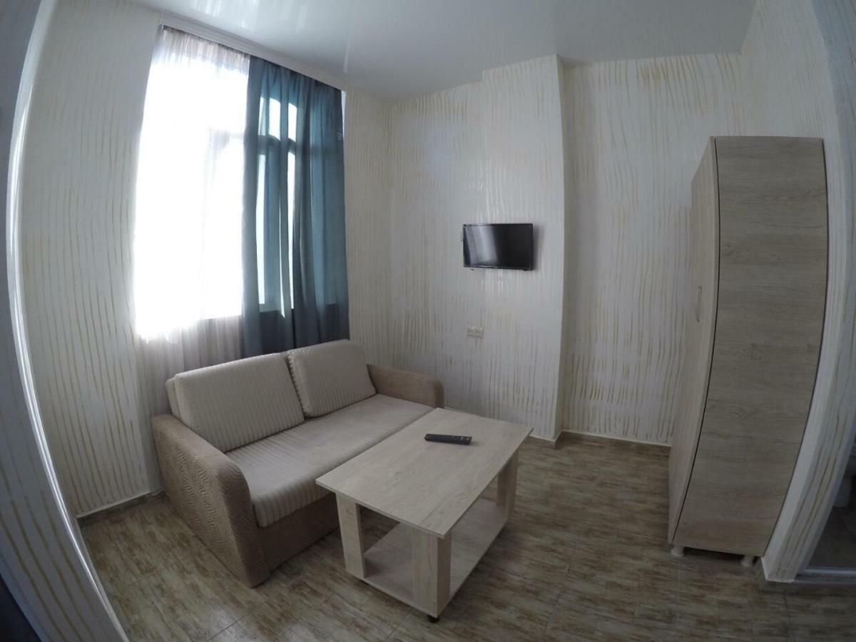 Hotel Batumi Inn Екстериор снимка